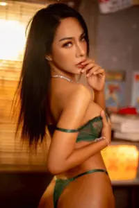 เบลล์ ตรีฉัตร 4 เบลล์ ตรีฉัตร ภาพที่ 4